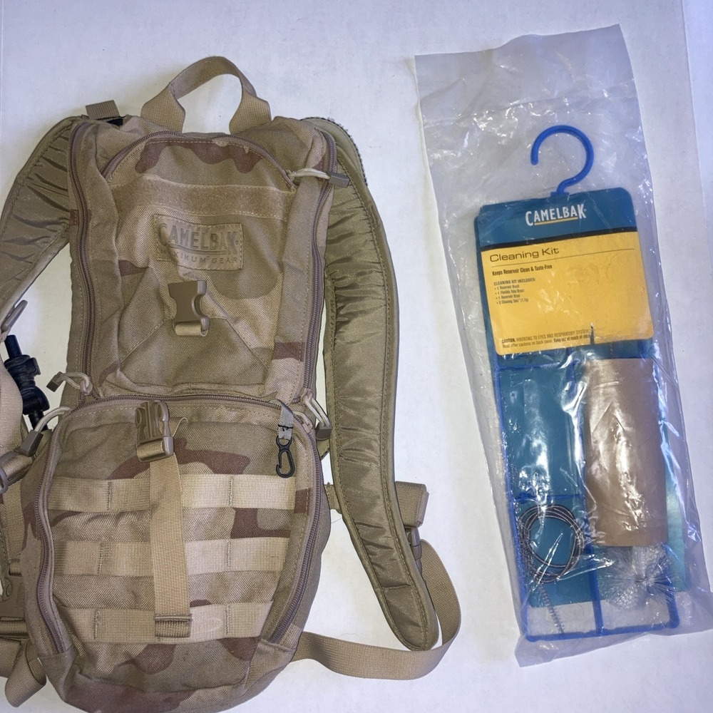 Camelbak Maximum Gear Desert Camo hydration pack W/ Bladder/cleaning Kit